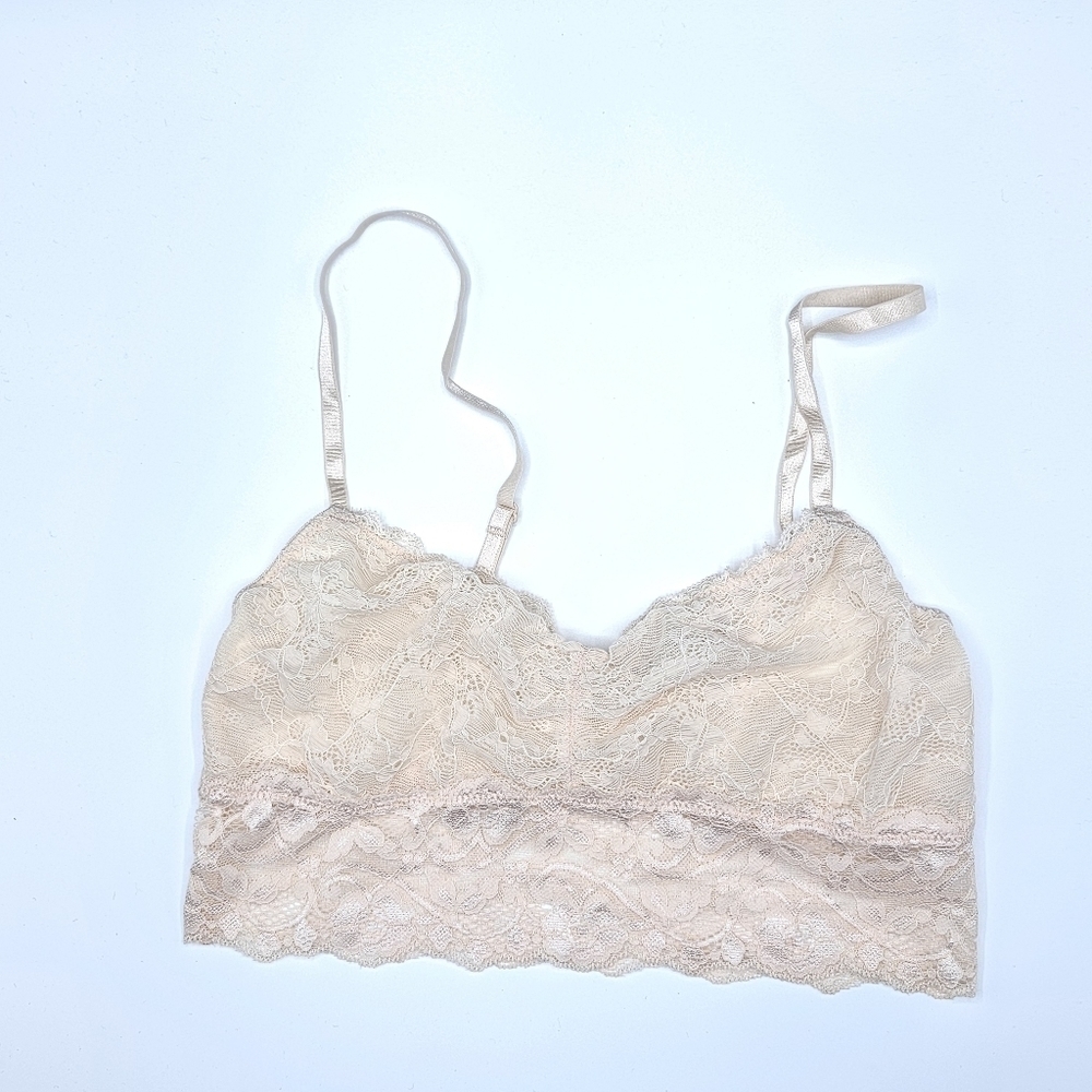 NWOT Out From Under Bralette size sp